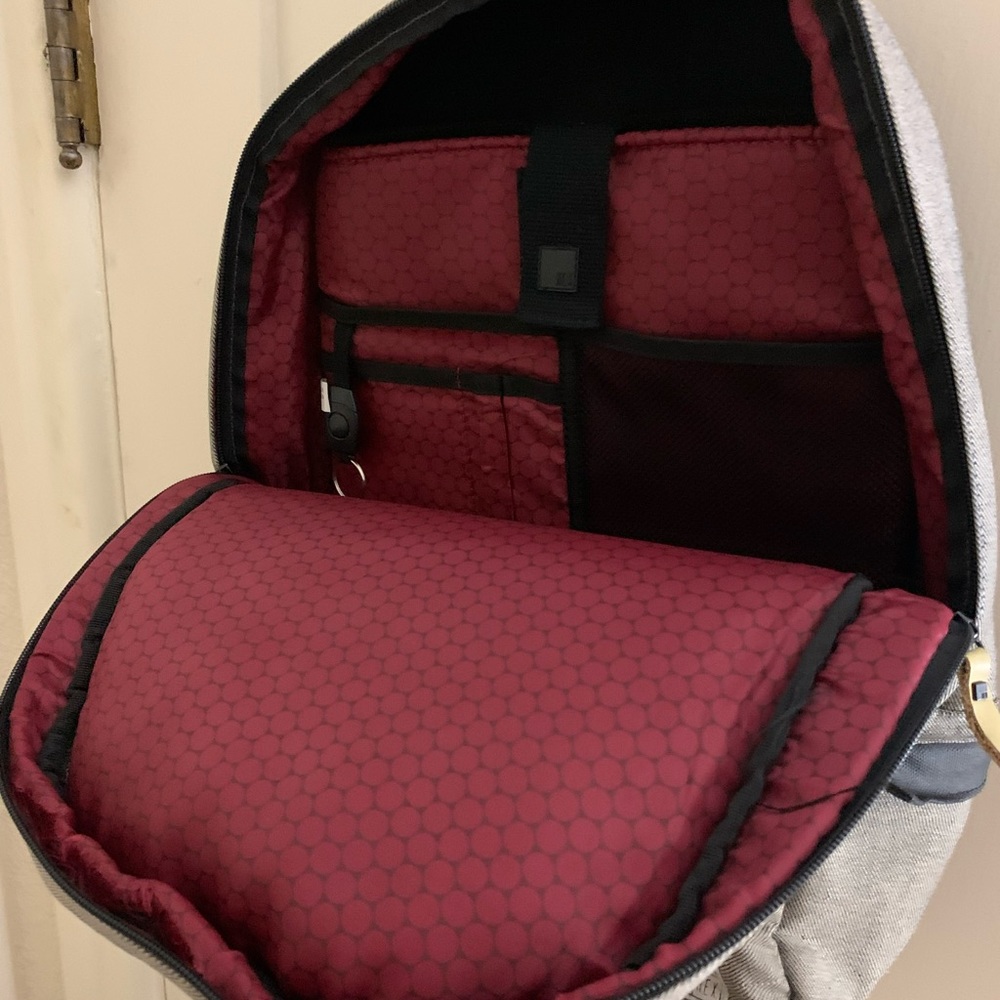 Hex backpack - Picture 2 of 4
